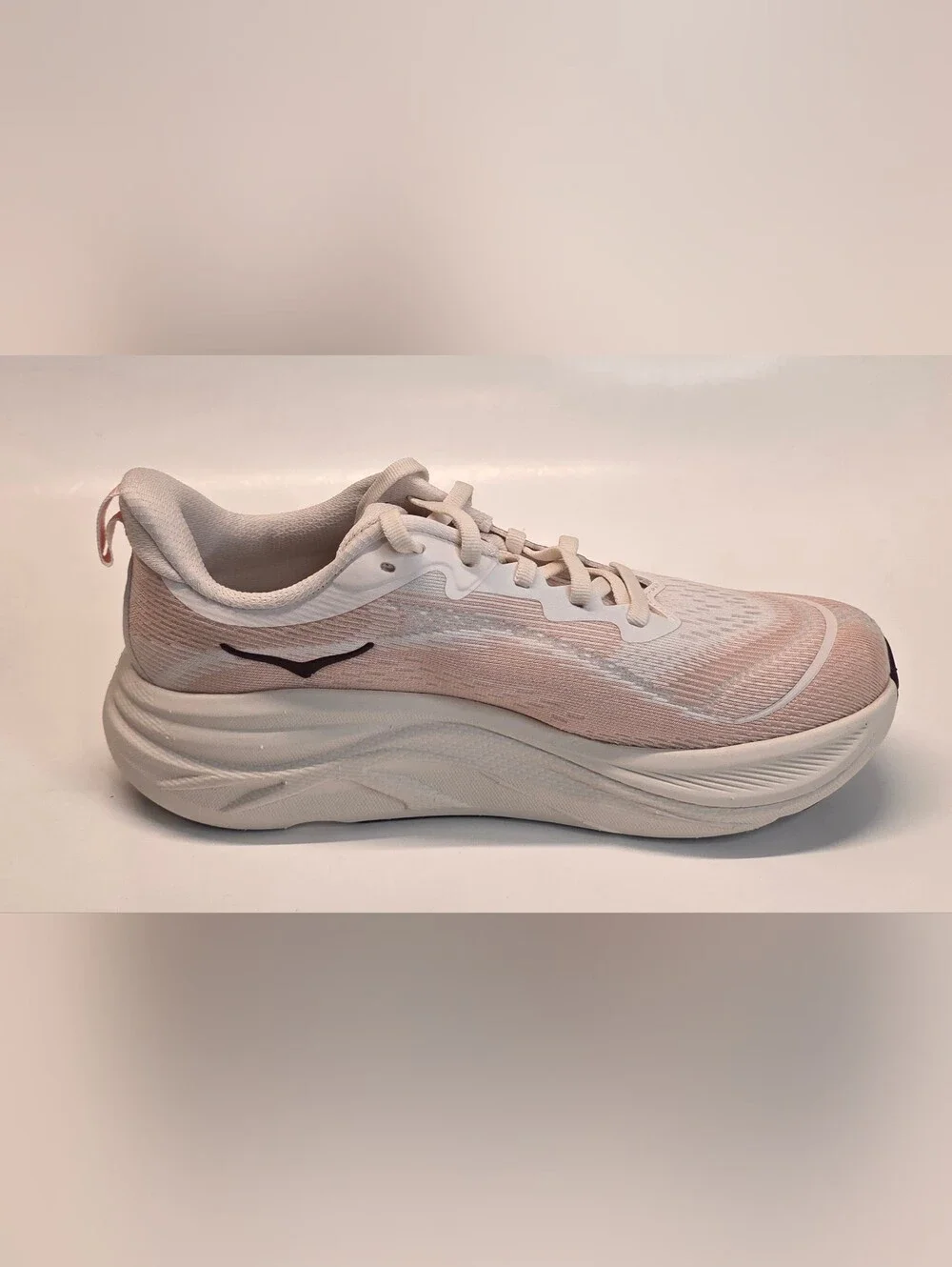 New Hoka One One Skyflow Running Shoes Lightweight Cushioning Women 7.5B
